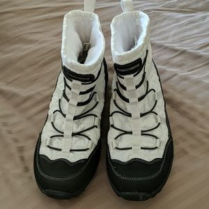 Sketchers fur lined boots